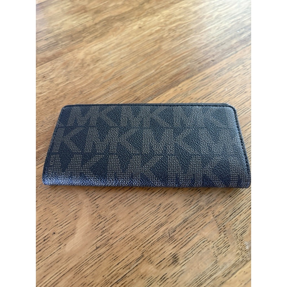 Michael Kors Checkbook Cover
